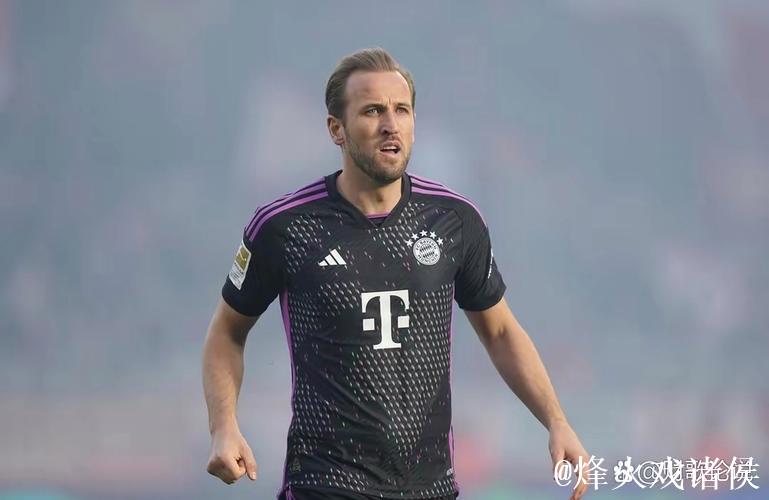 足坛剧变：拜仁持续12轮不败登顶，曼城绝杀弱旅